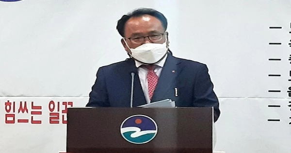 출마선언하는 국민의힘 소속 구자평 전 금왕읍장.