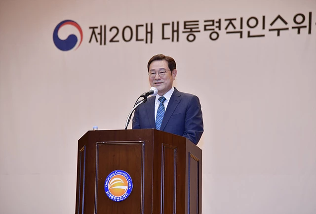 이용섭 광주광역시장이 4일 오후 서구 김대중컨벤션센터에서 열린 '대통령직인수위 지역균형발전특별위원회 광주·전남지역 정책과제 대국민 보고회'에 참석해 인사말을 하고 있다./광주광역시 제공