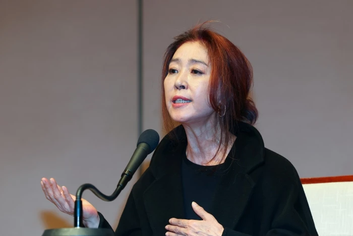 지난 2월 기자회견을 열고 이재명 더불어민주당 상임고문 신체 비밀을 폭로한 배우 김부선 / 연합뉴스