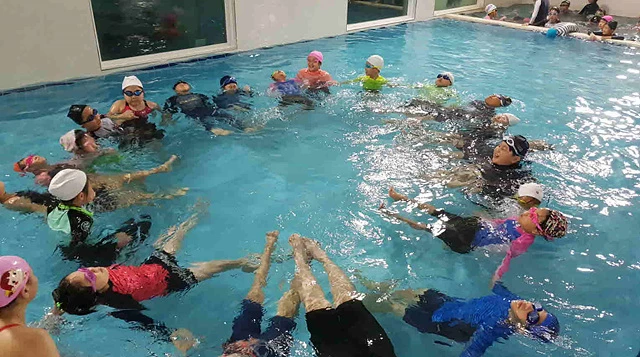 여수시가 해양 안전사고 시 대응 능력을 키우기 위해 ‘초등학교 생존수영 교육’에 올해 1억 2천만 원을 지원한다.