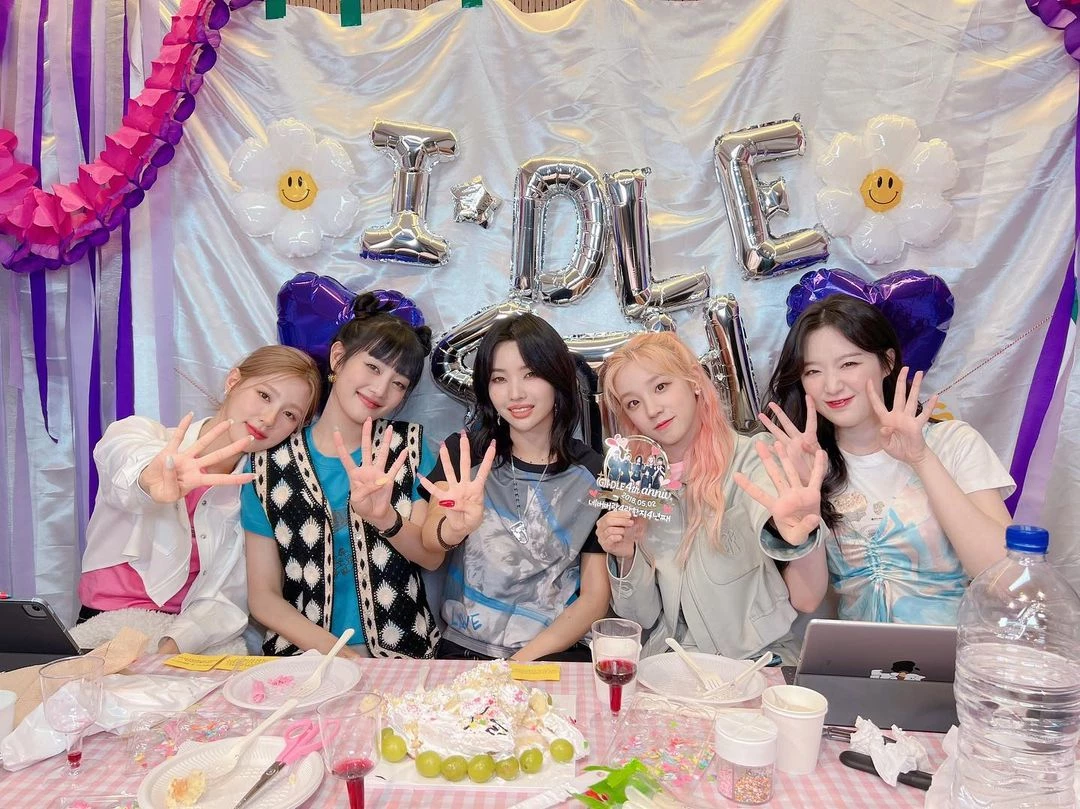 (여자)아이들 공식 인스타그램