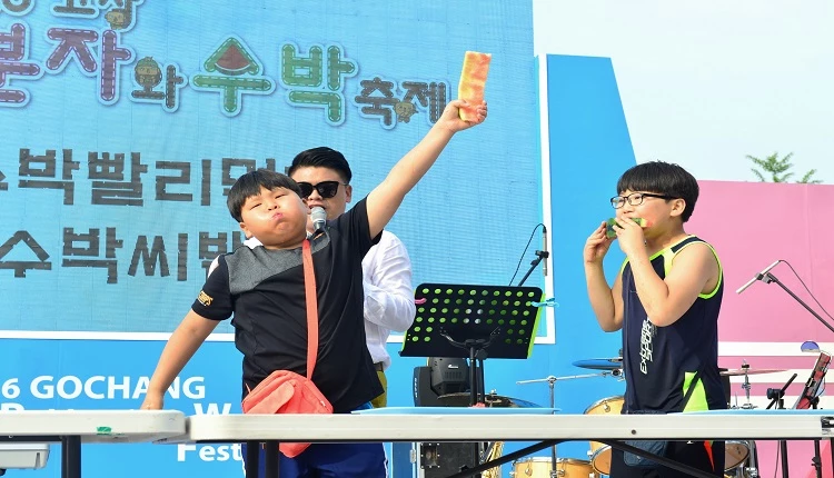 복분자 수박축제 수박 빨리먹기 / 고창군