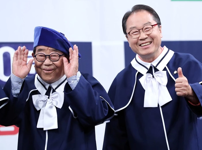 왼쪽부터 고 송해, 이상벽 / 이하 뉴스 1