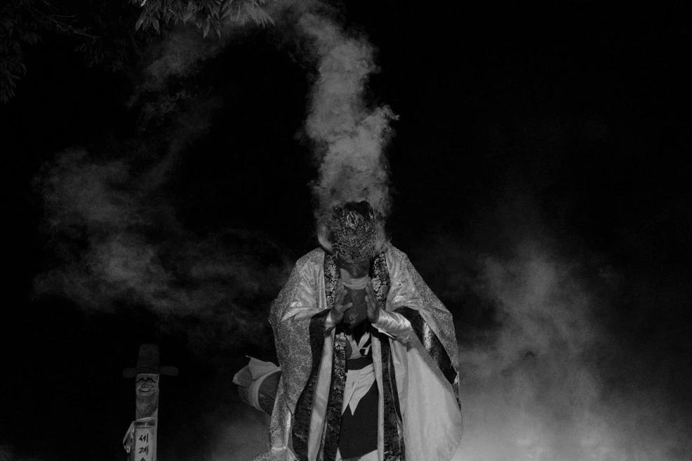 김숙경 작가의 비나리_Pigmentprint_75x56Cm_2021 / 포항문화재단 제공