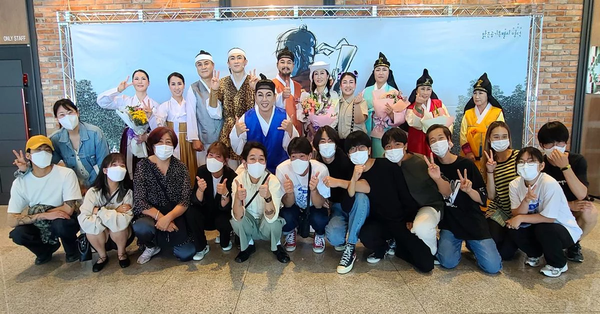 신돌석 장군의 일대기를 재조명한 연극 ‘태백산 호랑이 신돌석’ 출연진들/영덕군