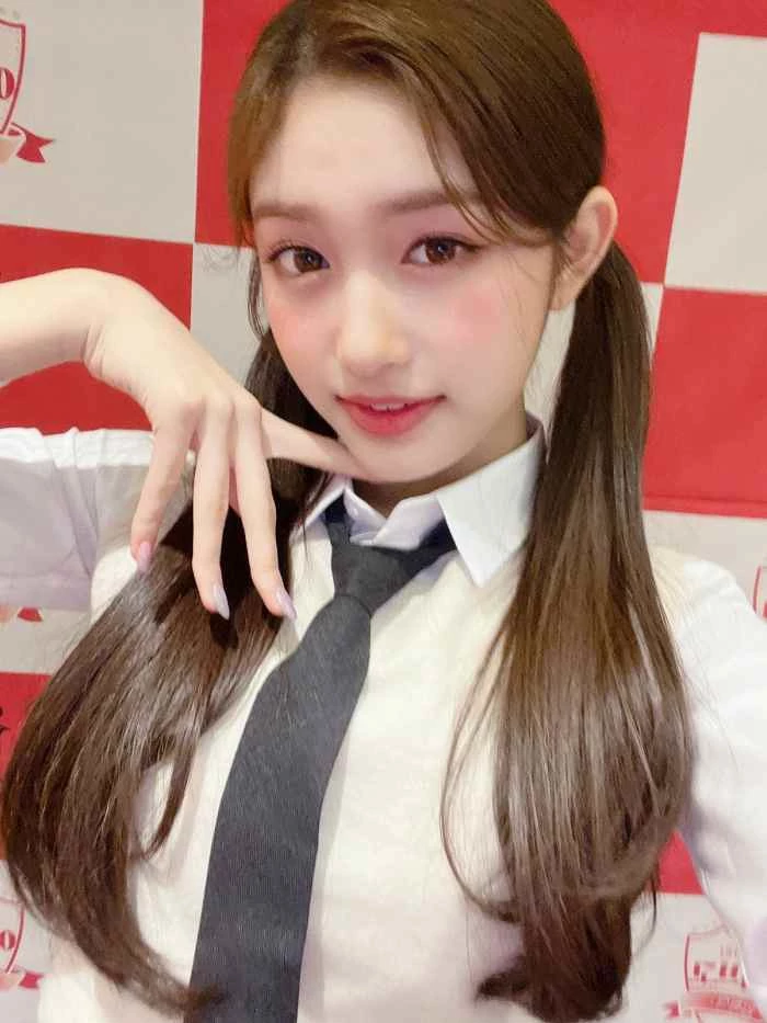 이서 / 이하 아이브 공식 트위터