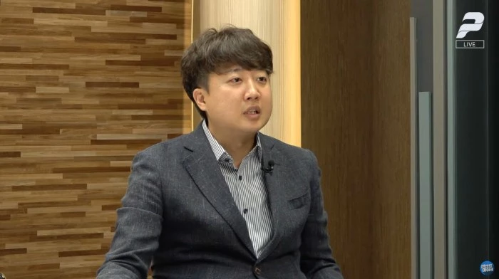 이하 유튜브 "펜앤드마이크TV"
