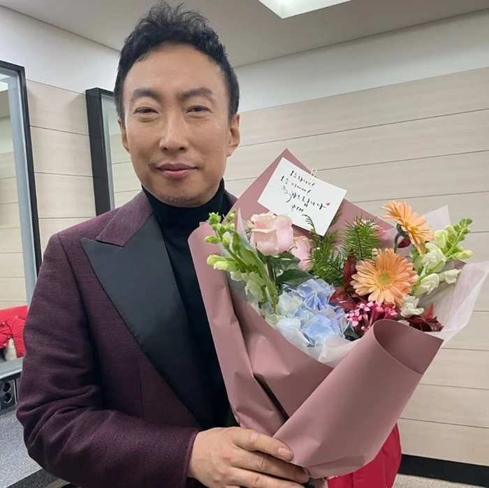 한 방송인이 슬쩍 흘린 박명수 미담… “제작진에게 신발 선물”