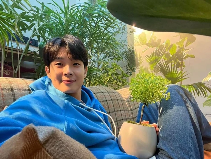 이하 최우식 인스타그램