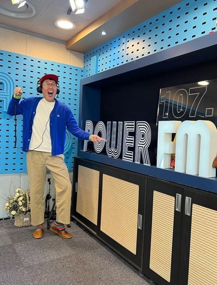 “연예인 하면서 이런 것도 다 받아보고…” 김영철이 크게 감동한 '생일선물' (+정체)