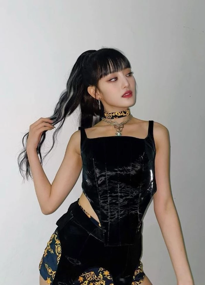 큐브·JYP·YG 다 모였네… 남다른 우정 자랑한 '이사람들' (+정체)