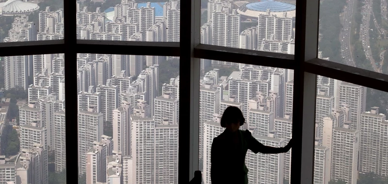 서울 송파구 롯데월드타워 서울스카이에서 바라본 강남·송파 일대 아파트 단지 모습. / 뉴스1