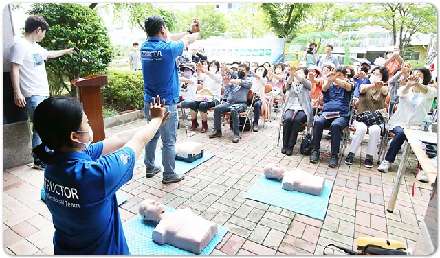 [포토]광주시 동구, 공동주택 주민 대상 심폐소생술 교육