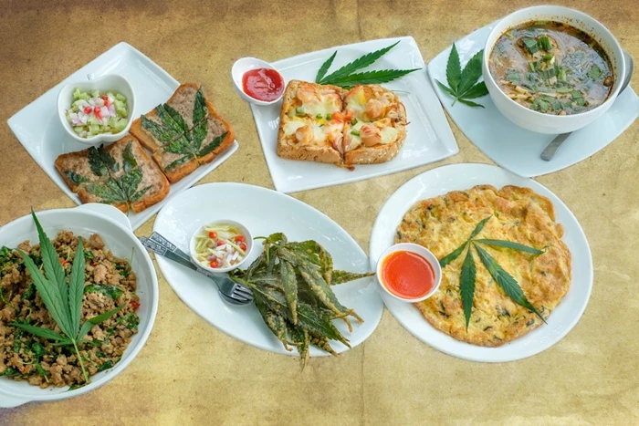 대마초로 만든 음식들 / AChanFoto-Shutterstock.com