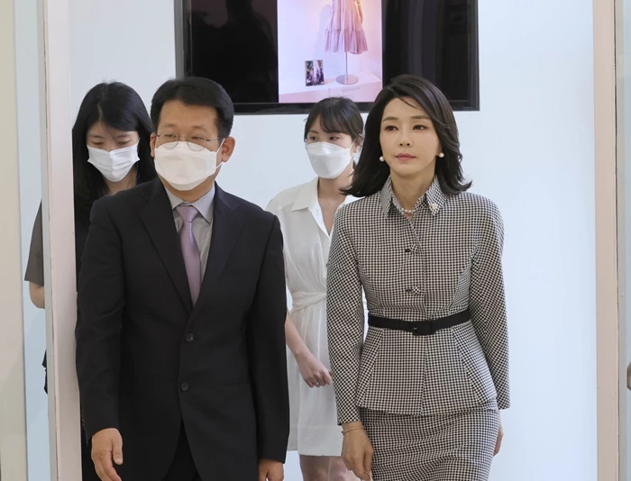 주스페인한국문화원 방문하는 김건희 여사 / 이하 뉴스1