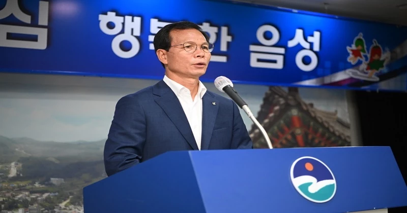 조병옥 음성군수는 4일 “지난 1일 취임식에서 도시 브랜드 ‘상상대로 음성’을 선포했다”며 지속 가능한 성장, 더 큰 음성과 연계해 ‘상상대로 음성’의 적극적인 활용과 홍보를 군 전 공직사회에 주문했다.