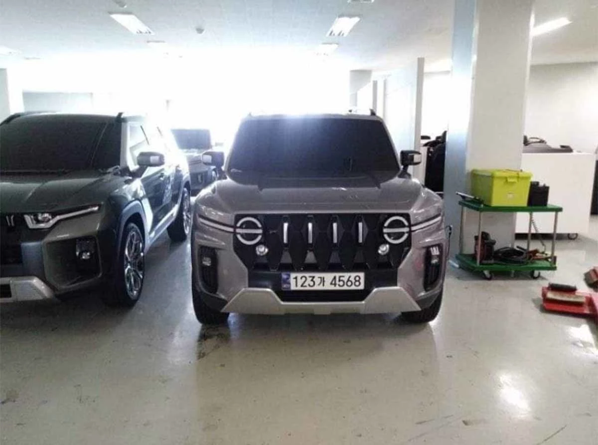 쌍용자동차 'KR10'(프로젝트 이름)의 실물이 유출됐다. / 사진=네이버 카페 '남자들의 자동차'