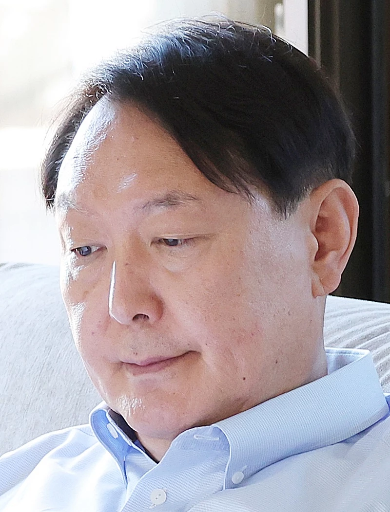 스페인 마드리드 현지 숙소에서 참모회의 후 정상회의를 준비하는 윤석열 대통령 / 이하 대통령실 제공-뉴스1