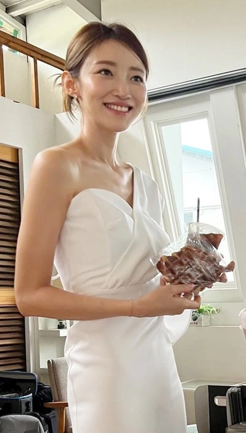 해당 사진을 확대했다