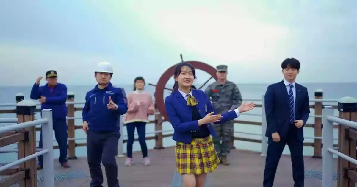 포항시 홍보대사 전유진 학생과 팬텀싱어3 준우승을 한 고영열 씨가 참여한 주소갖기 노래 ‘go!go!포항 go!!’ 트로트 뮤직비디오/포항시