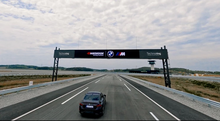한국타이어앤테크놀로지㈜- BMW코리아와의 브랜드 콜라보레이션 / 한국타이어
