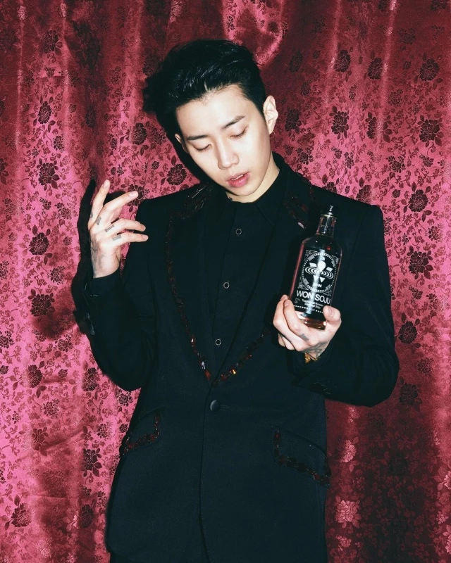 가수 박재범이 출시한 원소주 / 박재범 인스타그램