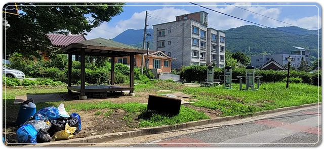 일심리 소공원 모습으로 환경 개선이 필요하다.