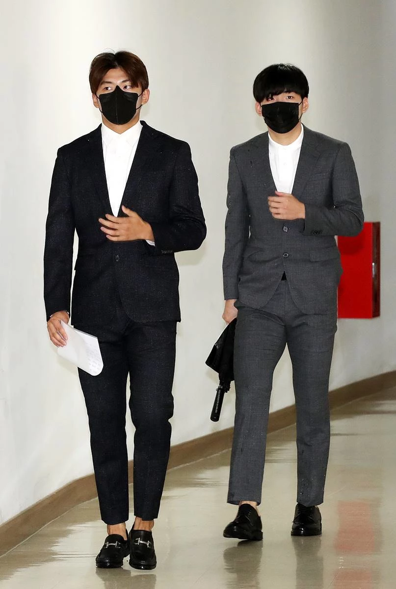징계위원회 출석하는 빙속형제