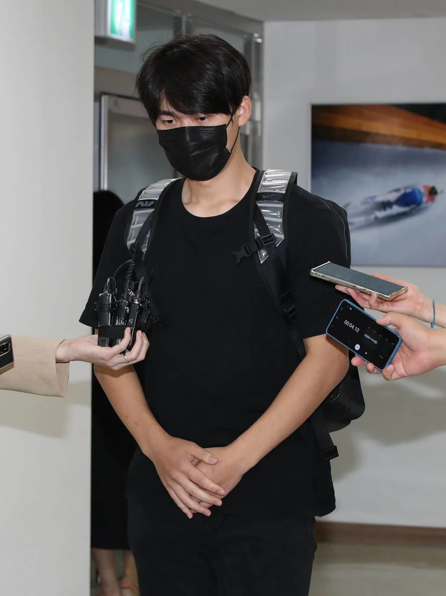 징계위원회 출석하는 정선교