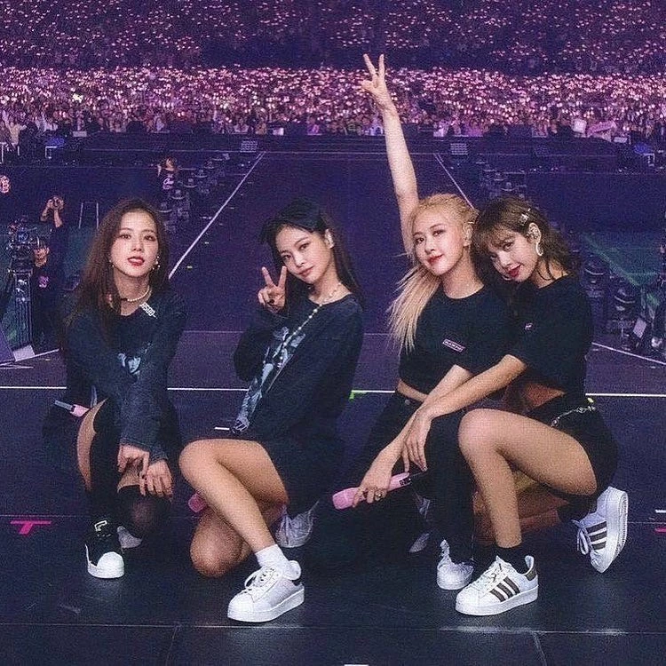 블랙핑크 단체 사진 / 이하 지수 인스타그램