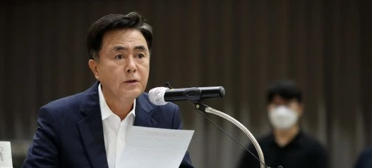 김태흠 충남지사는 29일 SNS에 올린 글에서 권성동 원내대표의 사퇴가 사퇴수습의 첫 출발점이라고 강하게 비판했다. /사진= 뉴시스