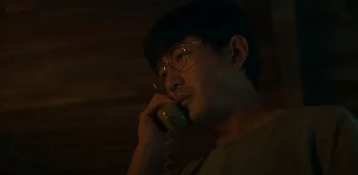 유튜브 '무비트립'에서 사용된 넷플릭스 '수리남' 장면 / 유튜브 '무비트립'