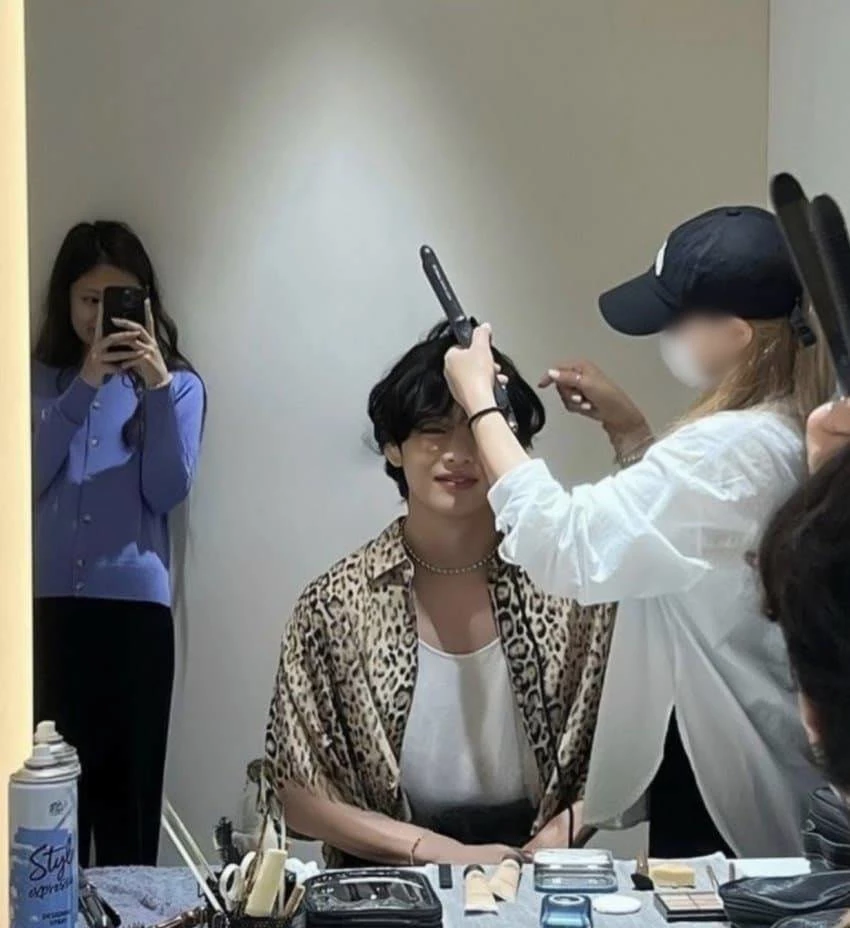 뷔와 제니가 유출된 사진 /이하 트위터