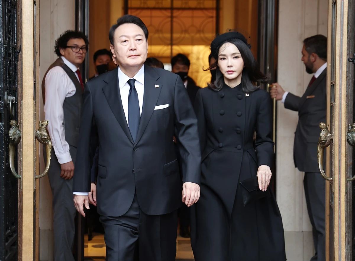 김건희 여사가 영국 여왕 장례식에서 착용한 모자