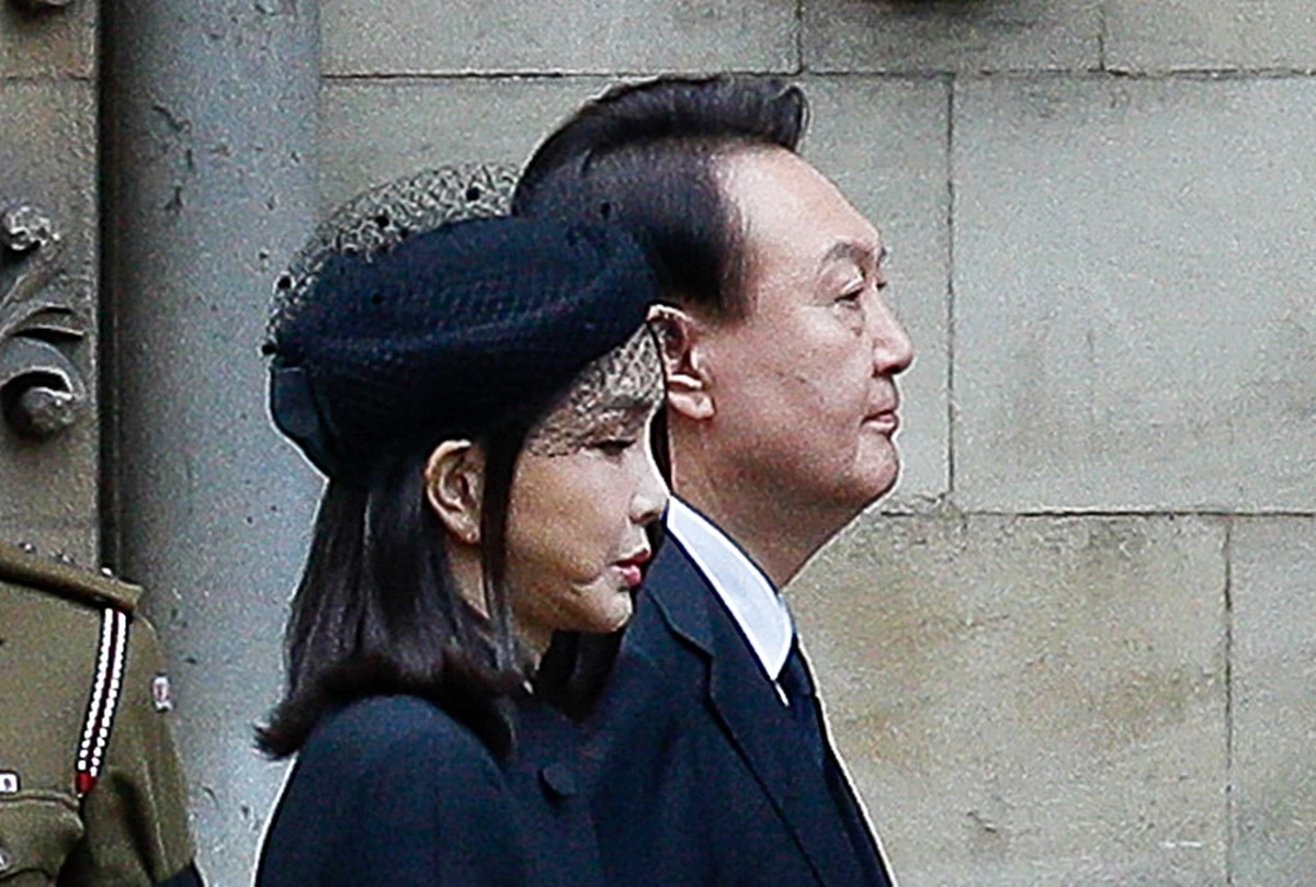 김건희 여사가 영국 여왕 장례식에서 착용한 모자 / 뉴스1