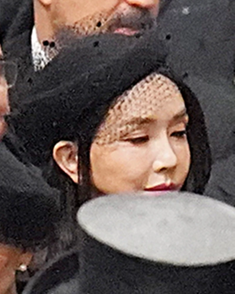 해당 사진을 확대했다