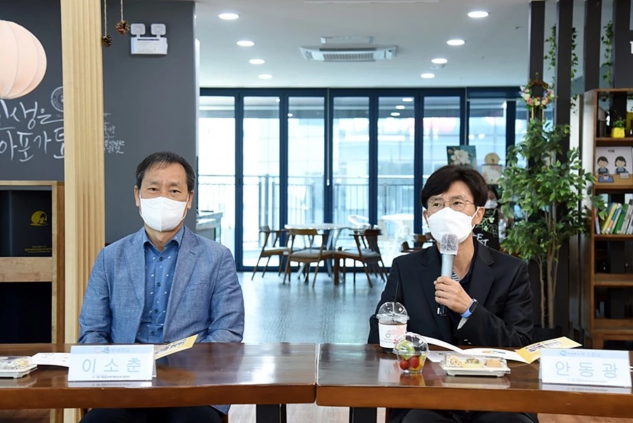 안동광 의정부시 부시장(오른쪽)