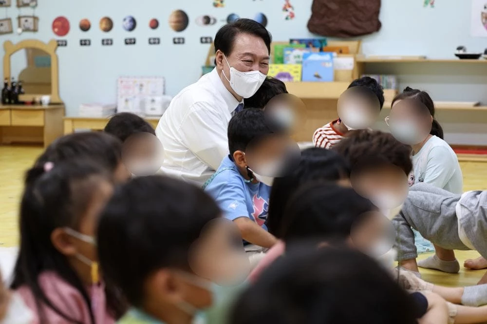 부모들 부담 덜어준다던 윤 대통령, 정작 대통령실 '어린이집 이전' 예산 0원