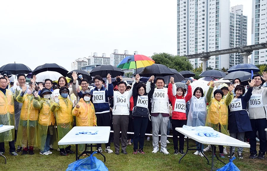'2022 한마음 건강걷기대회' 응원나선 김동근 의정부시장