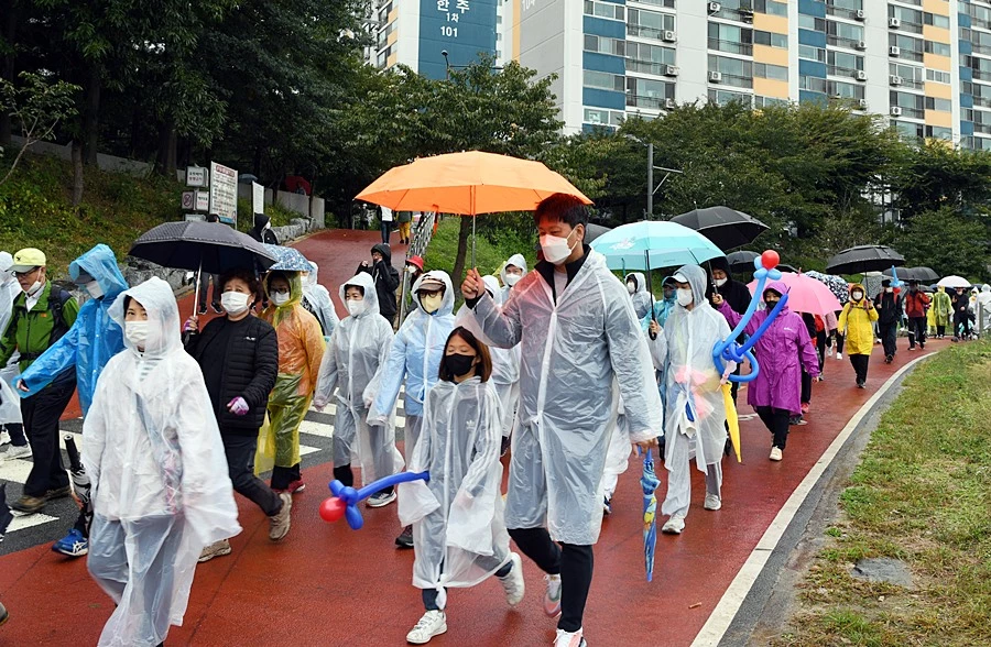 '2022 한마음 건강걷기대회' 응원나선 김동근 의정부시장