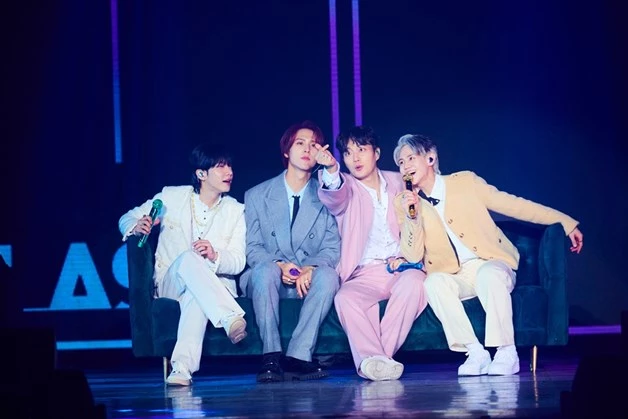 하이라이트 / 이하 어라운드어스 제공