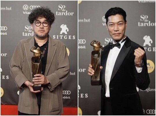 시상식에 참석한 김홍서 감독(왼쪽)과 최귀화(알파 역)