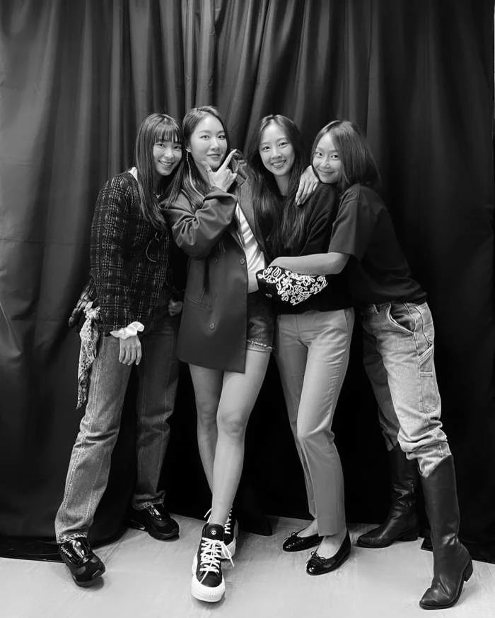 씨스타 멤버들 / 김다솜 인스타그램