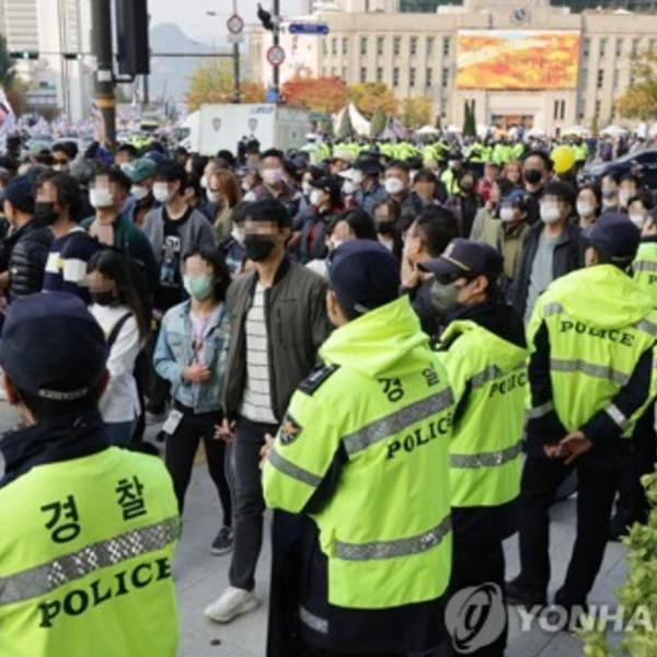 곳곳에 배치된 경찰기동대 / 연합뉴스