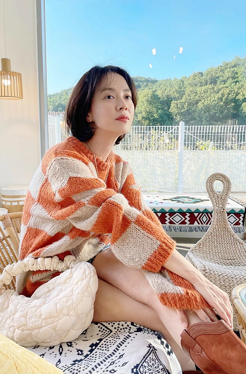 송지효가 최근 인스타그램에 올린 사진