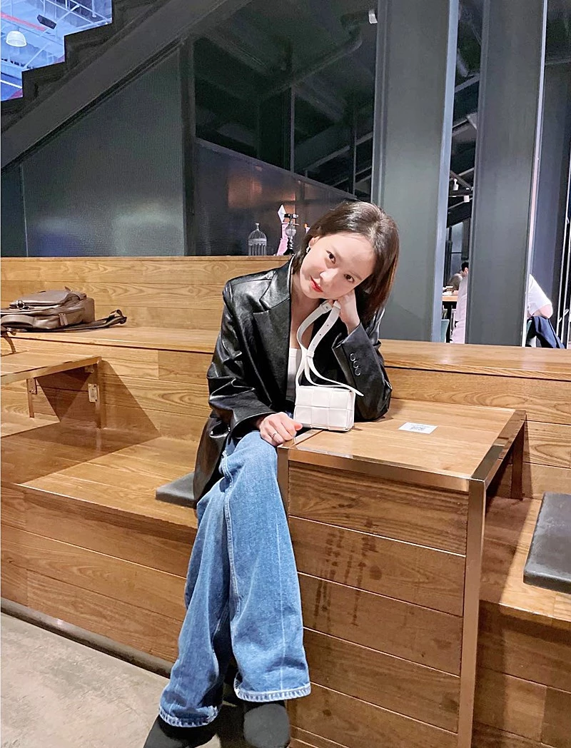 송지효가 최근 인스타그램에 올린 사진
