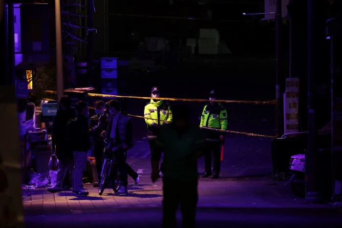 지난달 30일 오후 외부인의 사고 현장 출입이 통제되고 있다. / 뉴스1