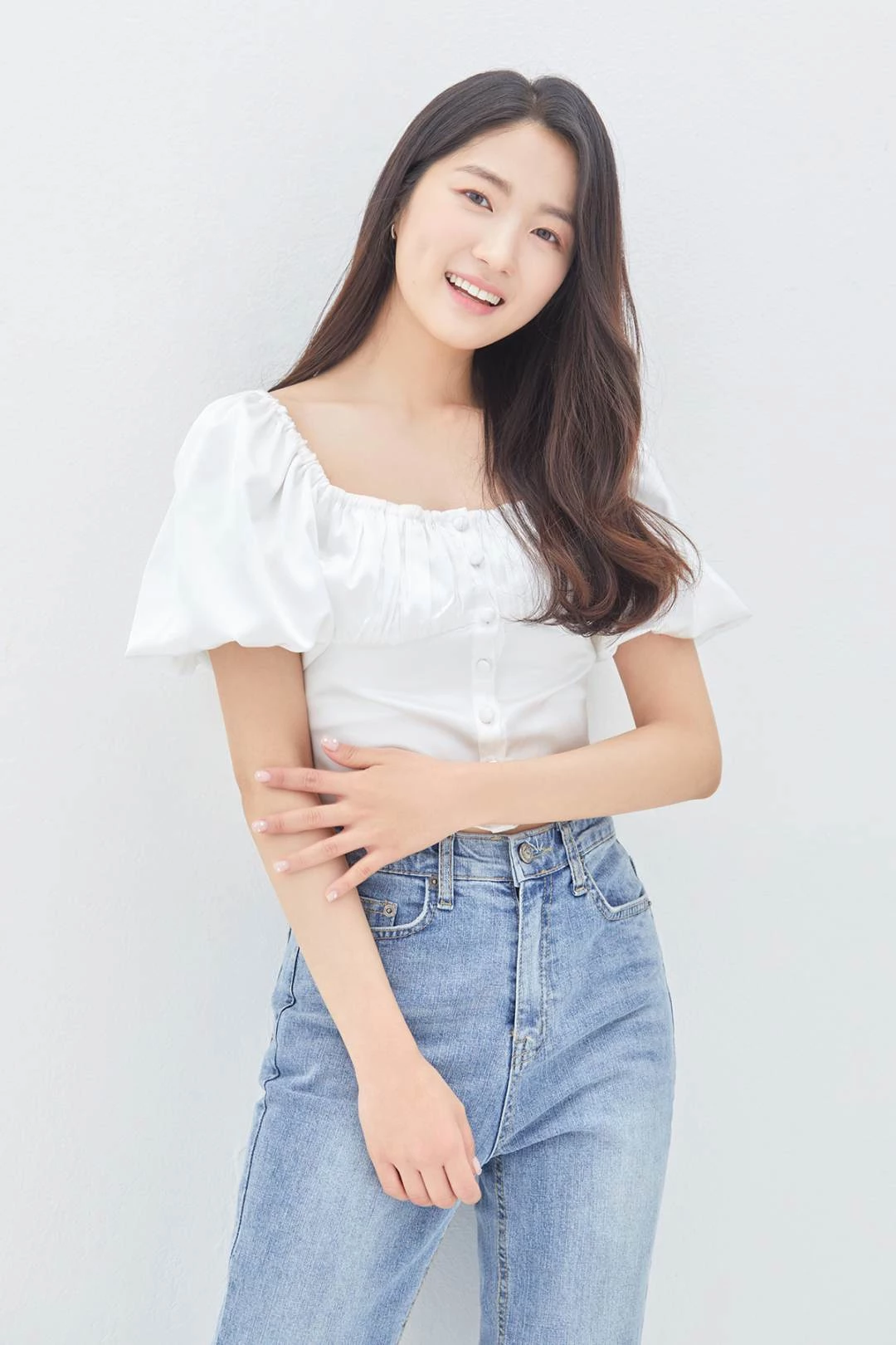 김혜윤 / 이하 고고스튜디오