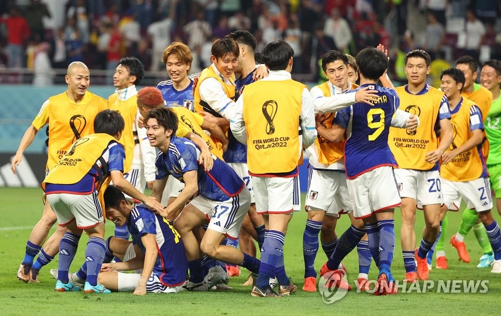 기뻐하는 일본 대표팀 / 연합뉴스