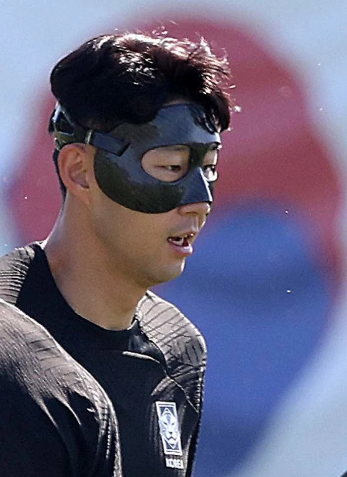 파울루 벤투 감독이 이끄는 대한민국 축구대표팀의 주장 손흥민이 지난 23일 오후(현지 시각) 카타르 도하 알에글라 트레이닝센터에서 훈련을 하고 있다. / 뉴스1